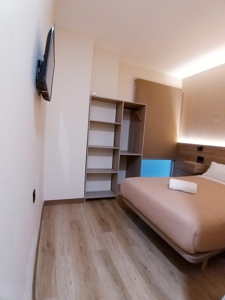 Optimus Comfort Campoamor 101 Deluxe Room 4