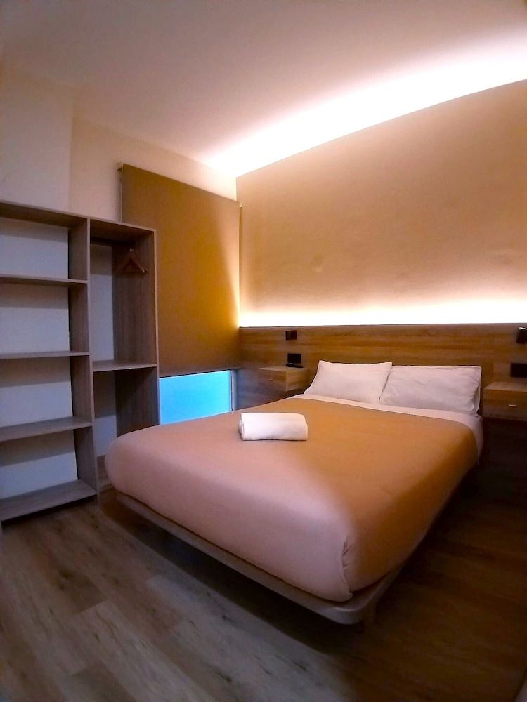 Optimus Comfort Campoamor 101 Deluxe Room 2