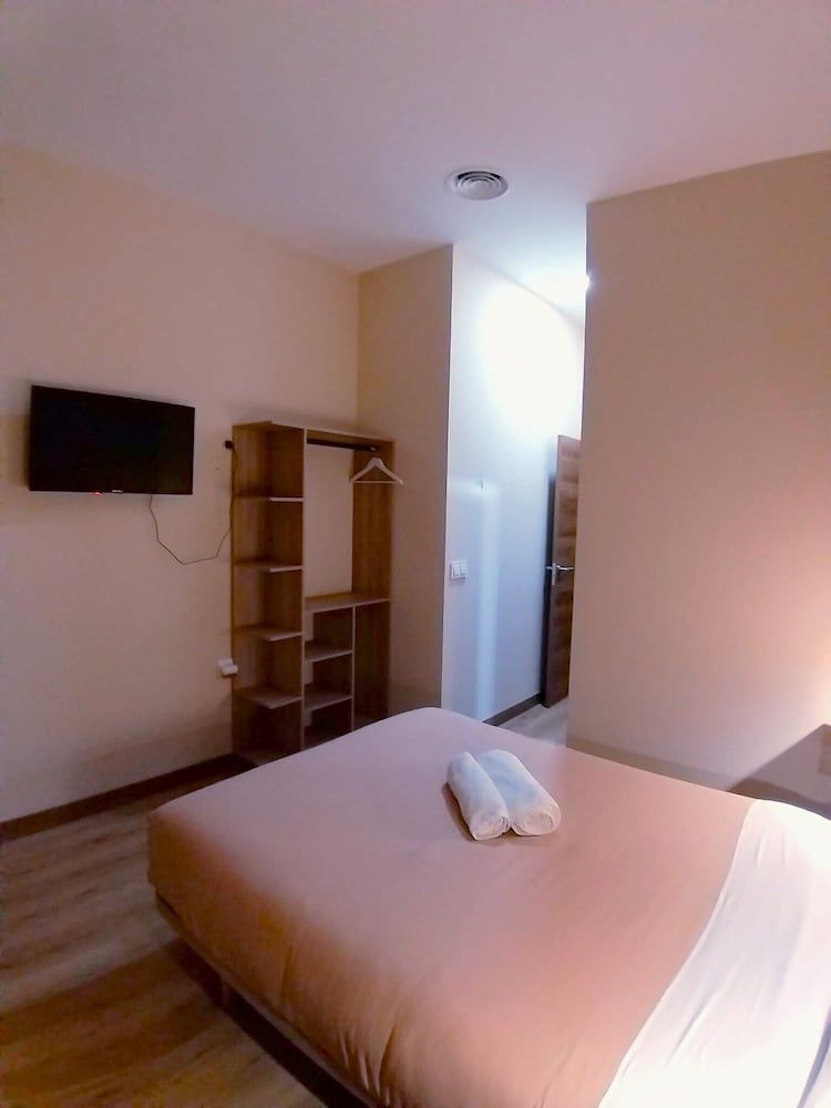 Optimus Comfort Campoamor 101 Deluxe Room 5