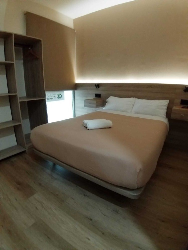 Optimus Comfort Campoamor 101 Deluxe Room 12