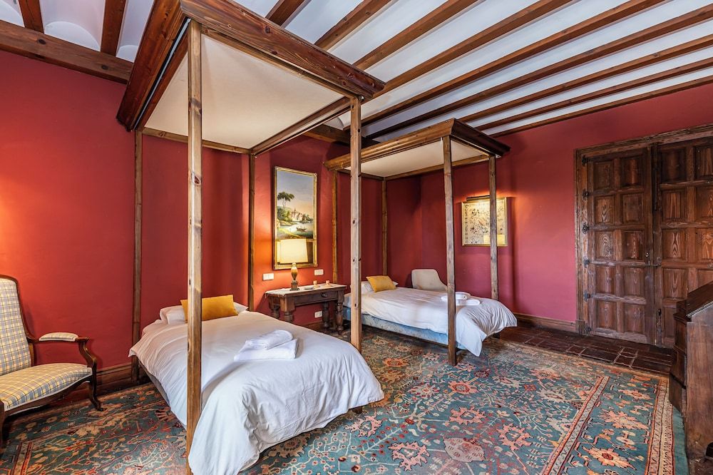 Deluxe Room, Private Bathroom, Courtyard View
