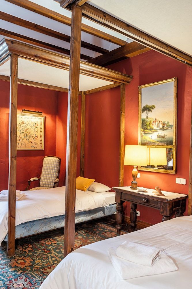 Deluxe Room, Private Bathroom, Courtyard View