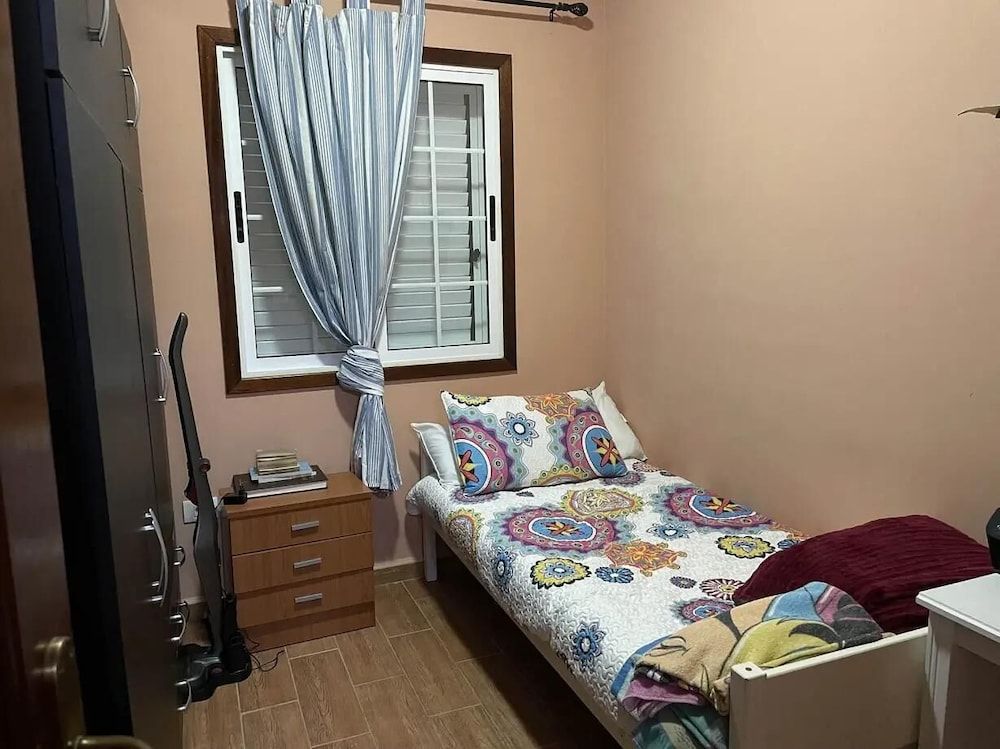 Family House, 3 Bedrooms, Partial Sea View