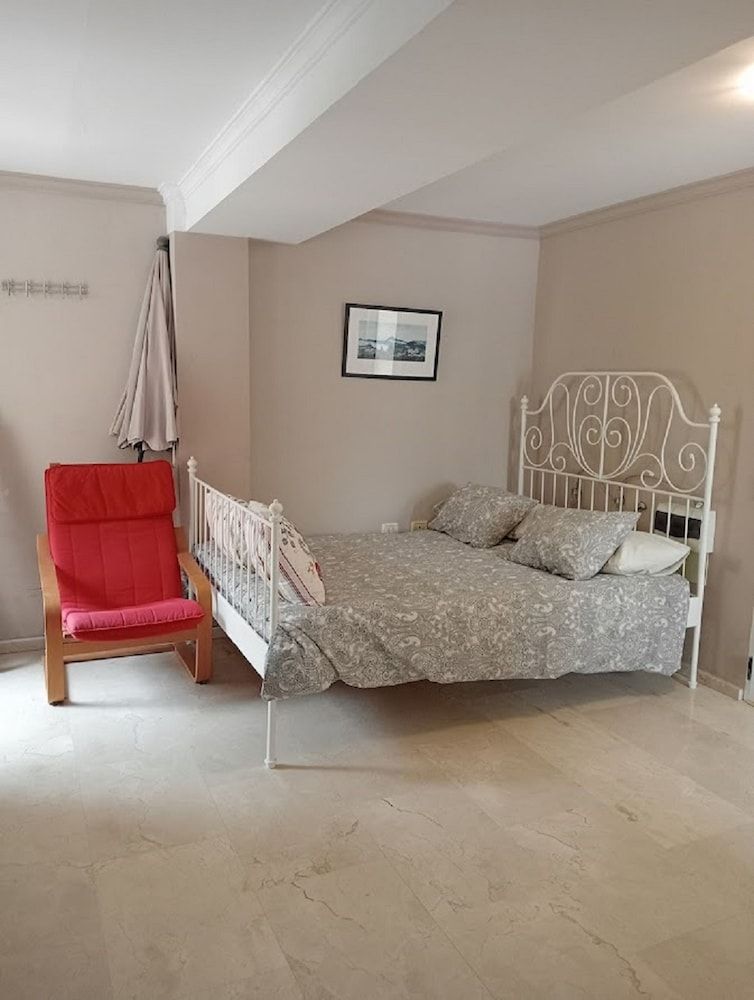 Studio, Multiple Bedrooms, Smoking, Patio