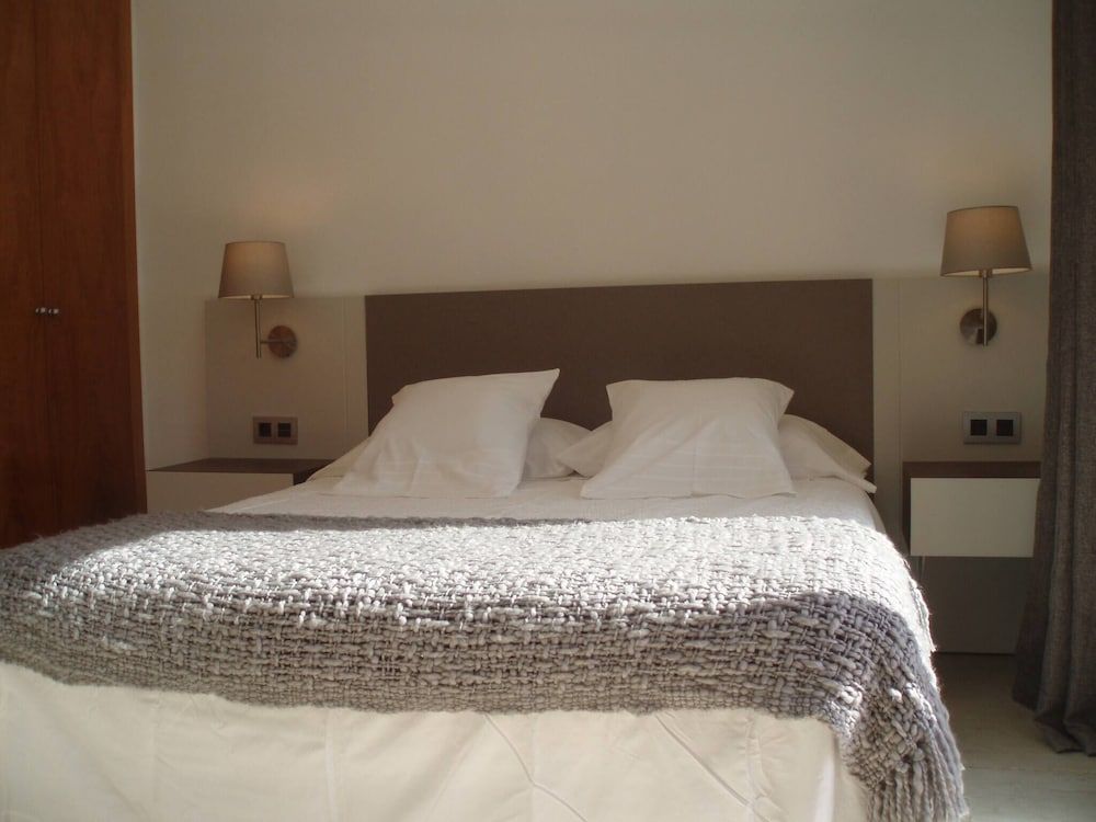 House, 2 Bedrooms, Balcony, Garden View