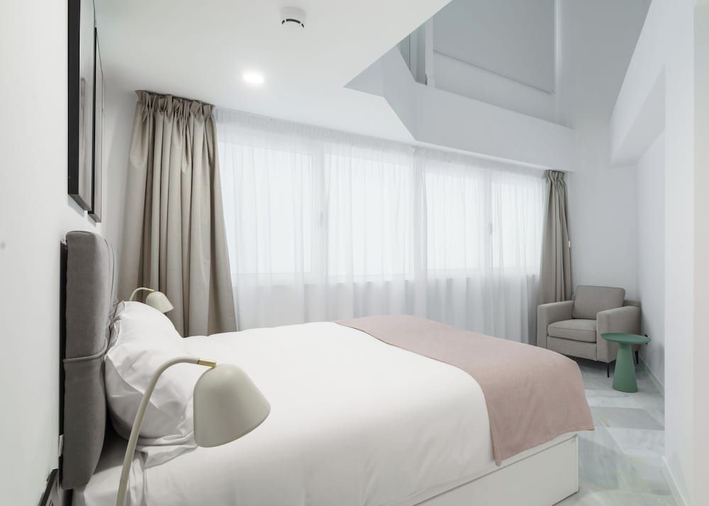 One-Bedroom Comfort Apt with Sofa Bed