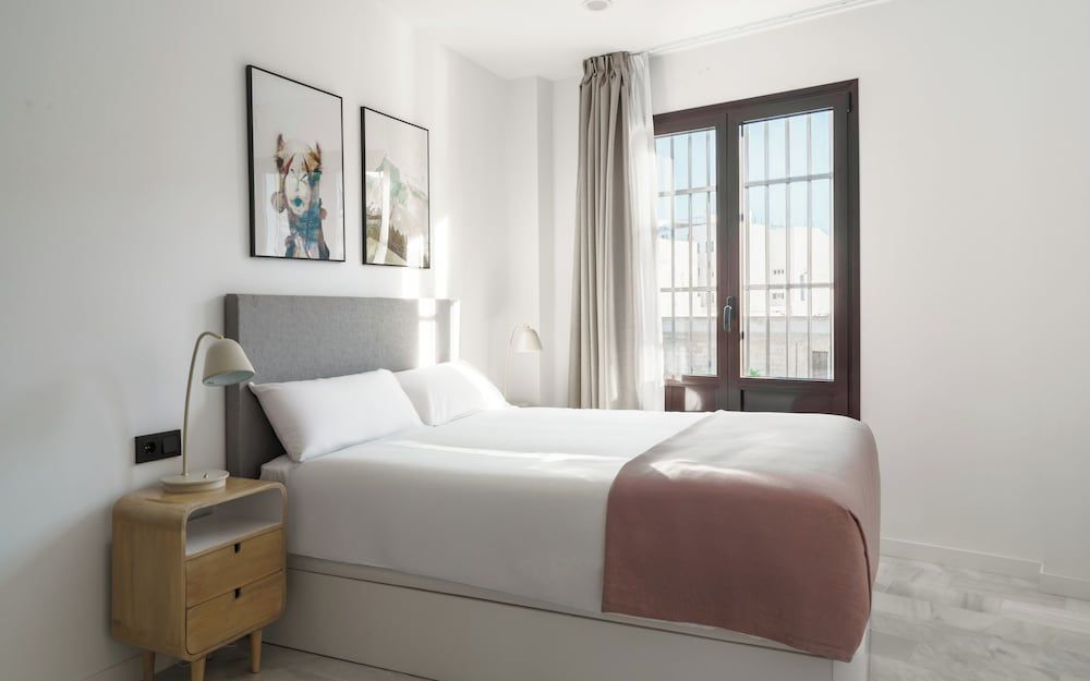 Limehome Jerez de la Frontera One-Bedroom Comfort Apt with Balcony