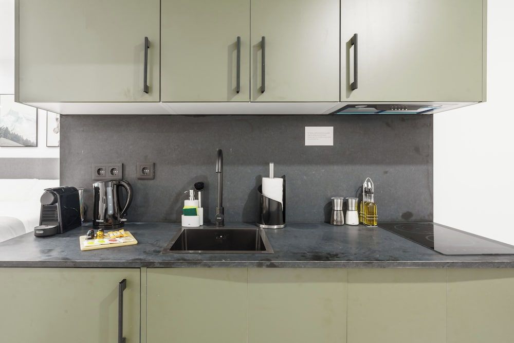 Limehome Jerez de la Frontera Studio with Sofa Bed Wheelchair Access 3