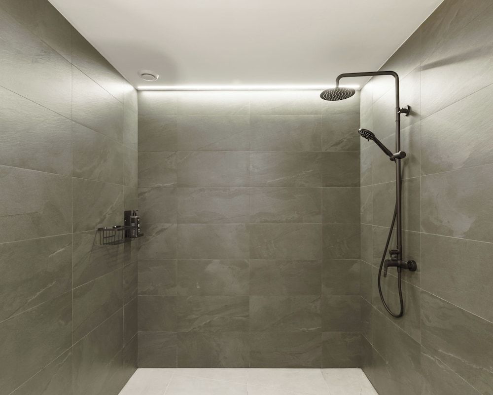 Limehome Jerez de la Frontera Studio with Sofa Bed Wheelchair Access 4