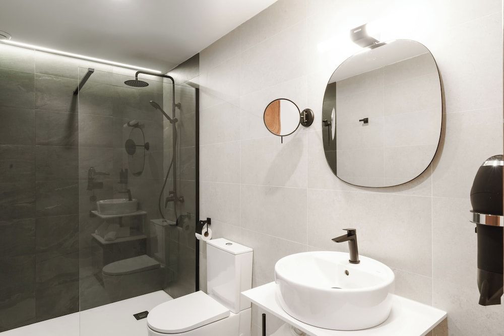 Limehome Jerez de la Frontera One-Bedroom Comfort Apt with Balcony 6