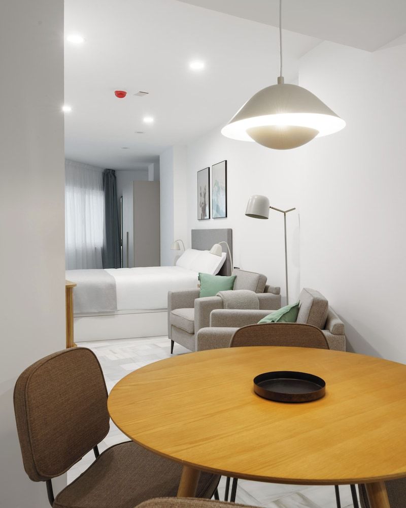 Limehome Jerez de la Frontera Studio 9