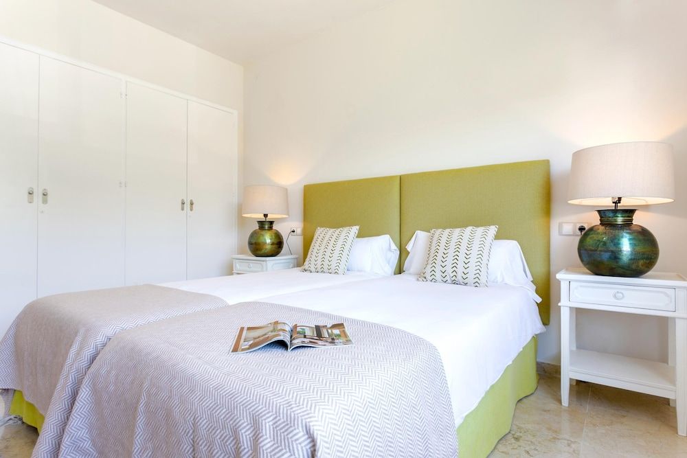 Apartment (3 Bedrooms)