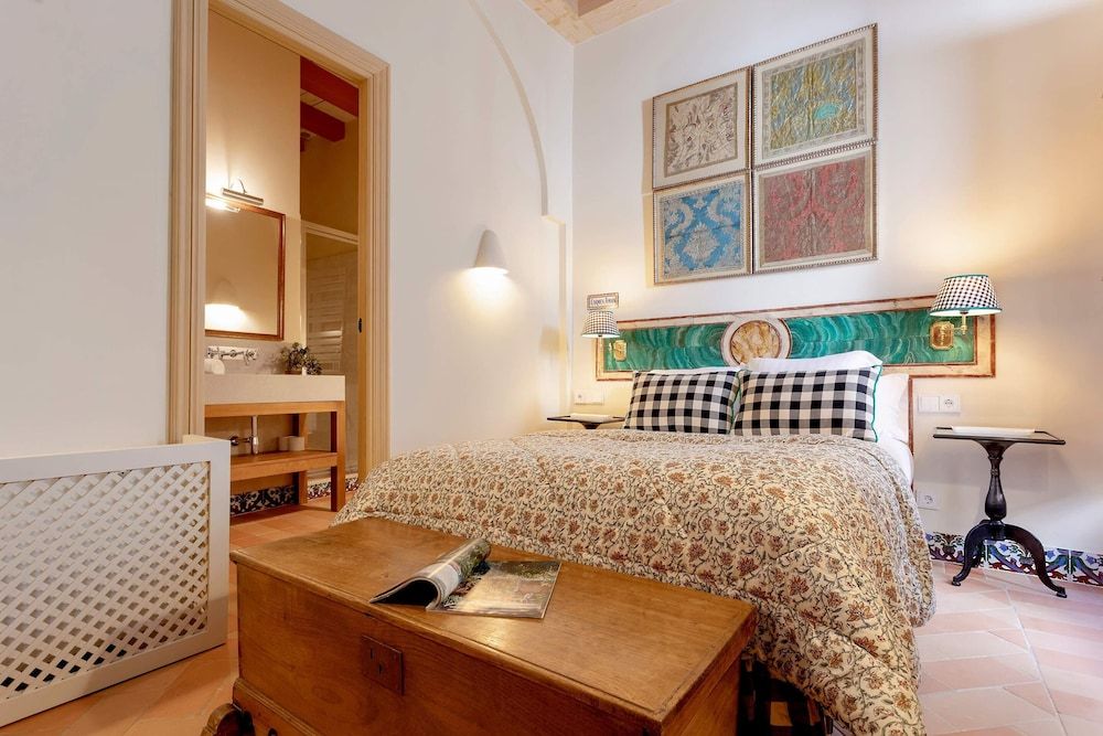 Apartment (Multiple Bedrooms)