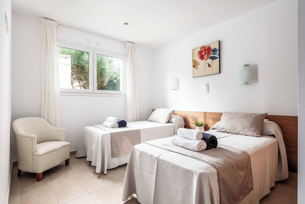 Villa (4 Bedrooms)