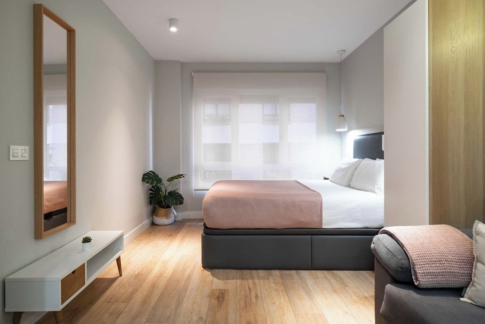 Limehome Bilbao Tristan de Leguizamon Studio with Sofa Bed