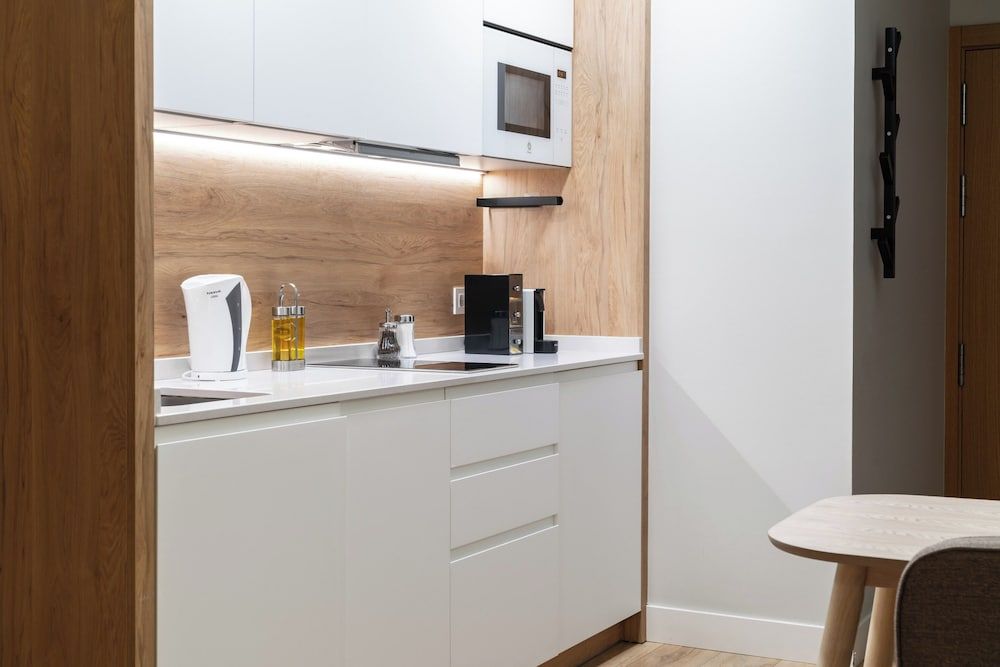 Limehome Bilbao Tristan de Leguizamon Studio with Sofa Bed 7