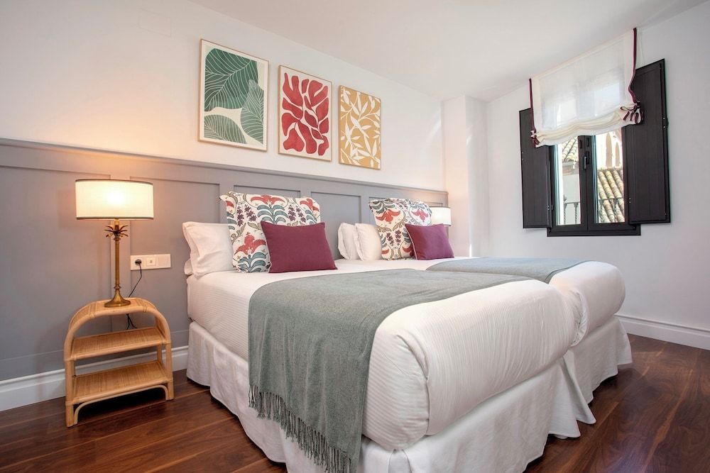 House (4 Bedrooms)