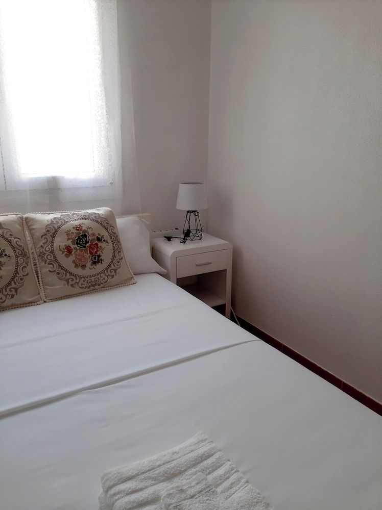 Basic Room, 1 Double Bed, Shared Bathroom, Courtyard View