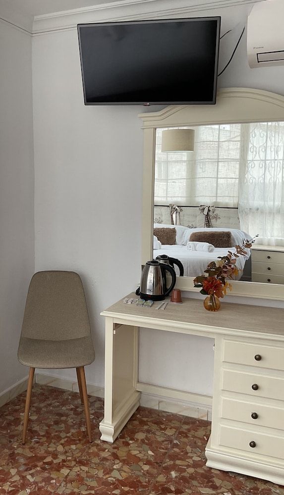 Hostal San Miguel by Croma Basic Double Room, City View 15