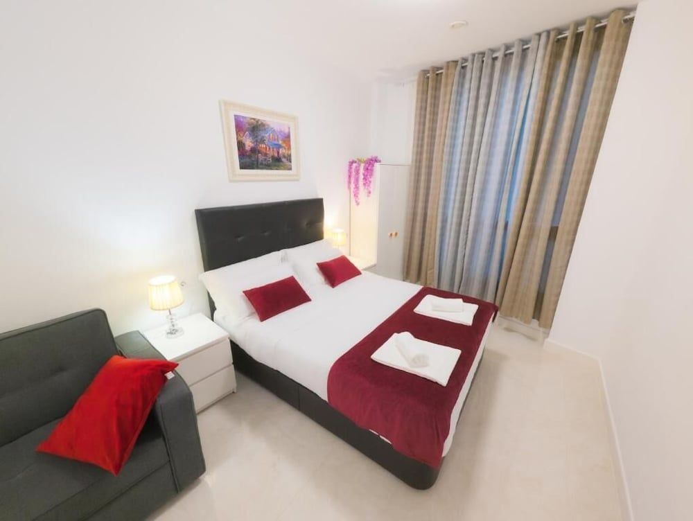 Deluxe Apartment, City View