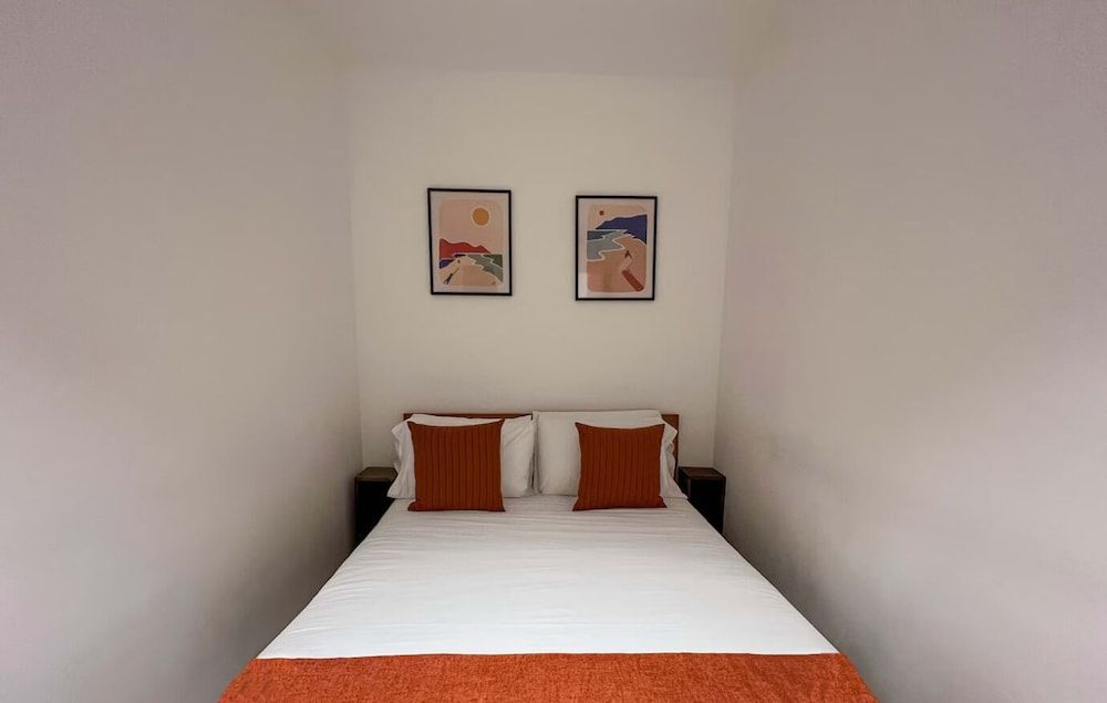 Apartment (3 Bedrooms)