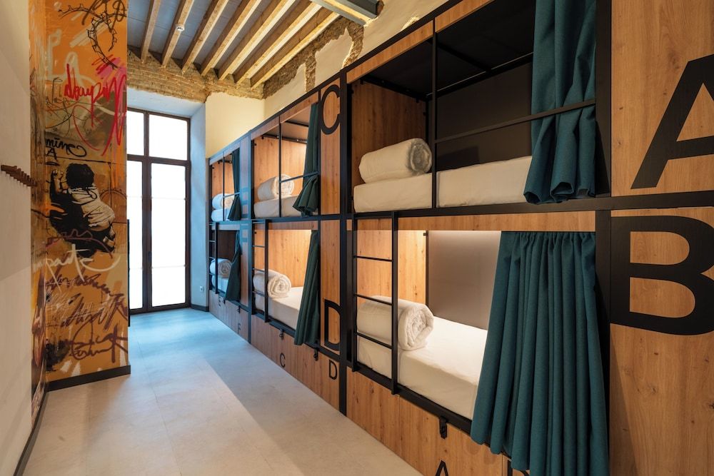 Bed in a Shared Dormitory, 6 beds