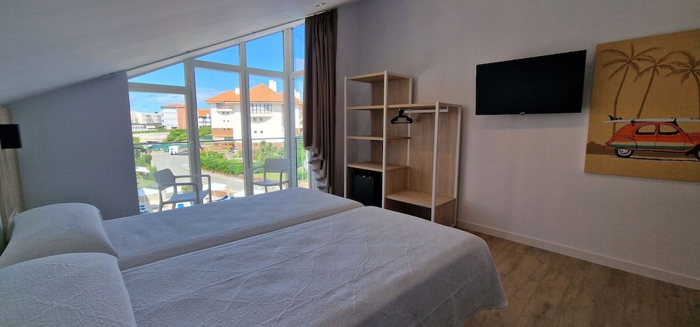 Standard Twin Room, City View