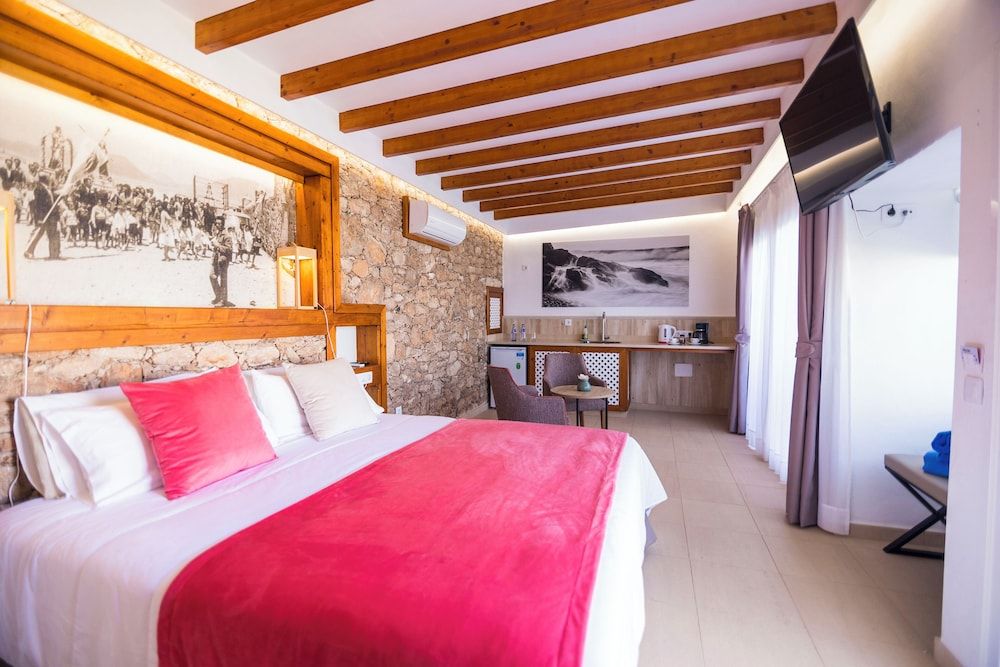 Junior Suite, Pool View