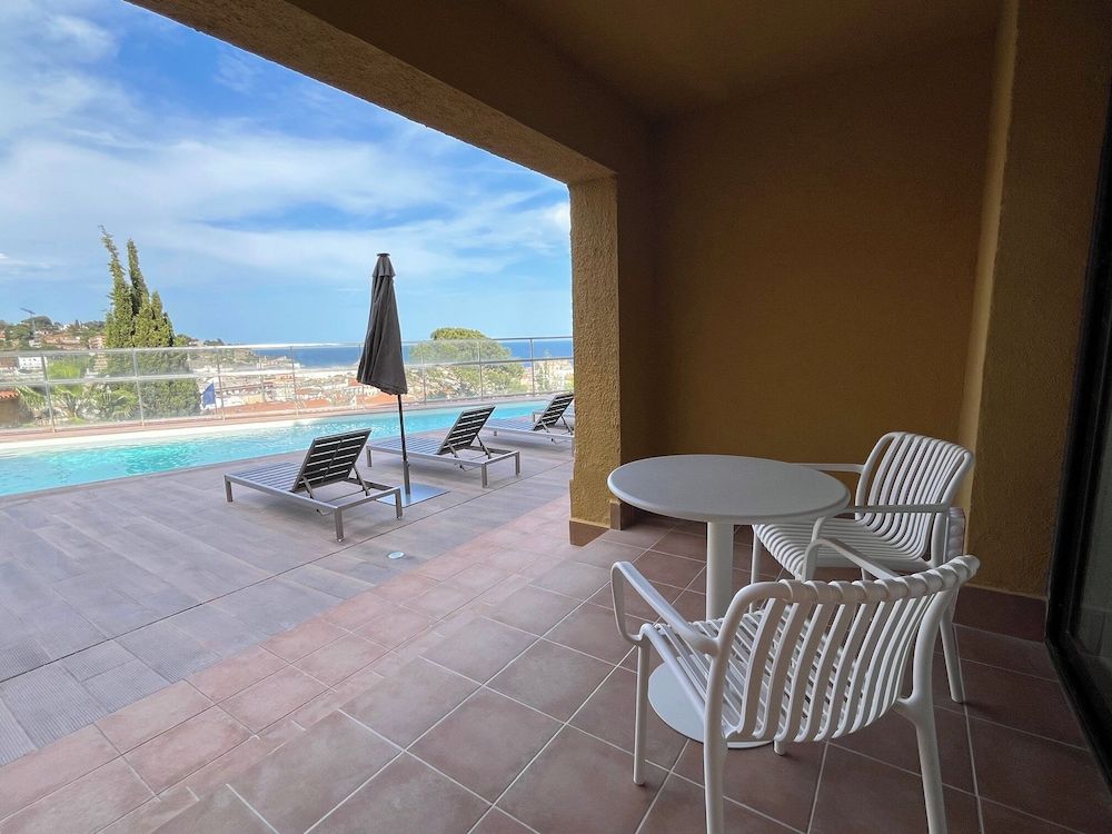 Apartment, 1 Bedroom, Pool View