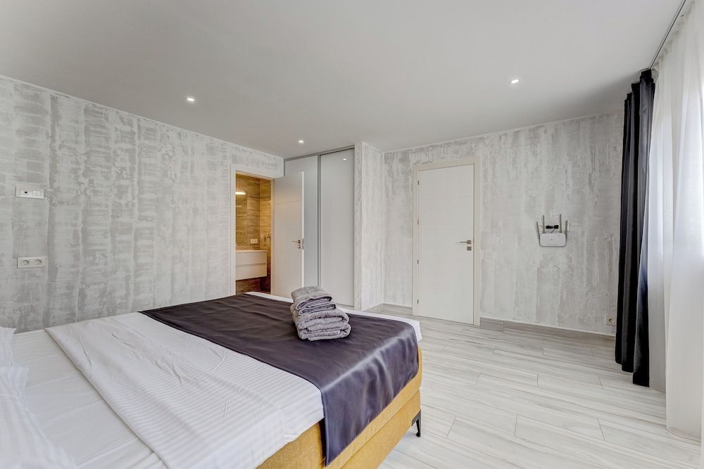 Comfort Apartment, 1 Bedroom, Terrace, Pool View