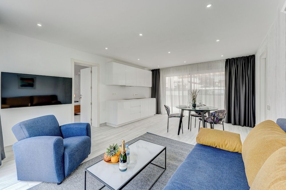 Comfort Apartment, 1 Bedroom, Terrace, Pool View