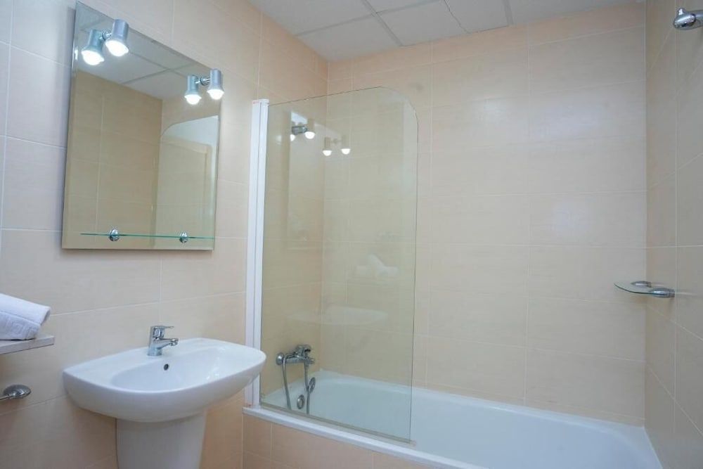 HOTEL CARAVACA RESORT Standard Double Room 9