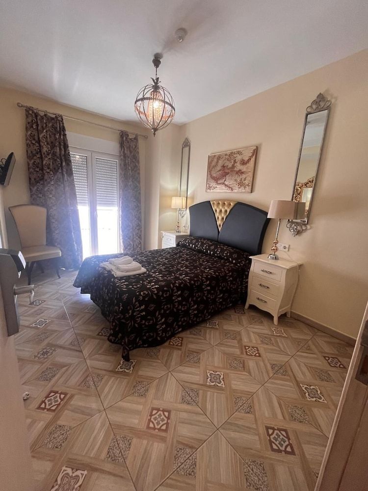 Hostal Flor de Lis - Lojo Basic Double Room 7