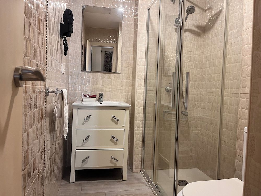 Hostal Flor de Lis - Lojo Single Room 2