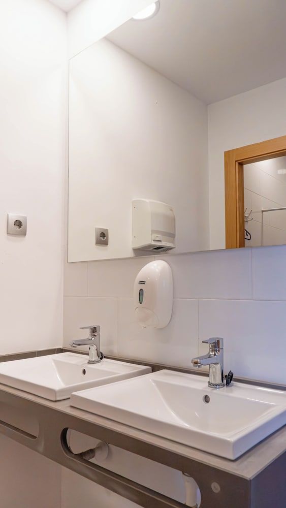 Albergue Las Salinas Dormitorio compartido Mixto 7