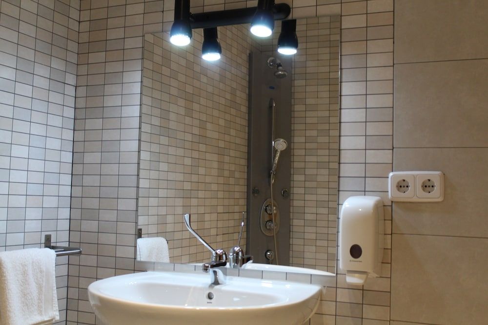 Hostal Mainz Double or Twin Room, Mountain View 12