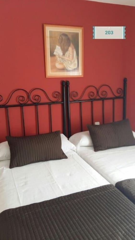 Hostal Mainz Double or Twin Room, Mountain View 10