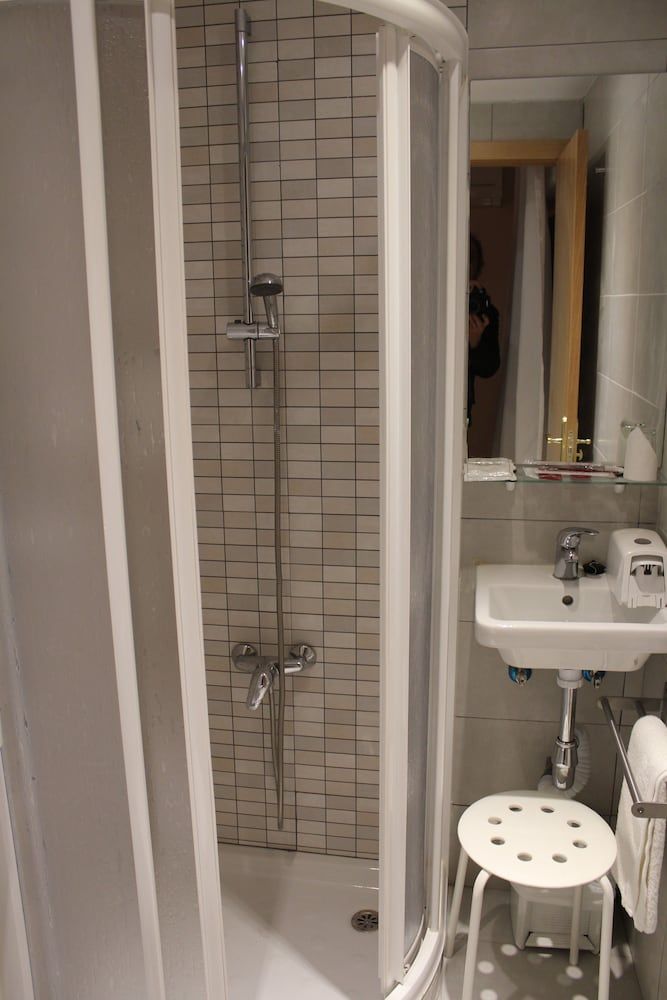 Hostal Mainz Double or Twin Room, Mountain View 11