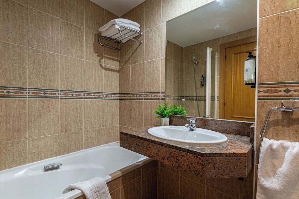 IRAIPE ACHURI Triple Room 5