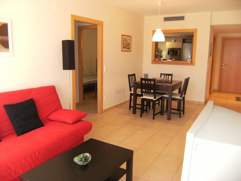 Family Apartment, 2 Bedrooms, Pool Access, Pool View