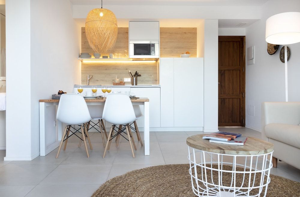 Aparthotel La Gaviota Apartment, Sea View 4