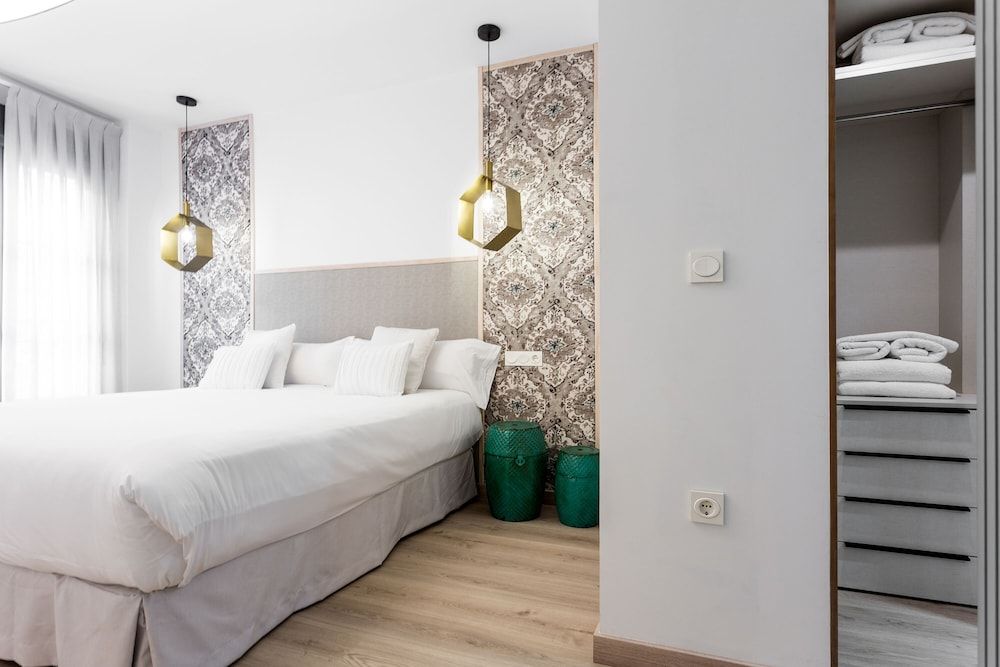 Family Apartment, 2 Bedrooms (Real de la Carreteria 1.3)