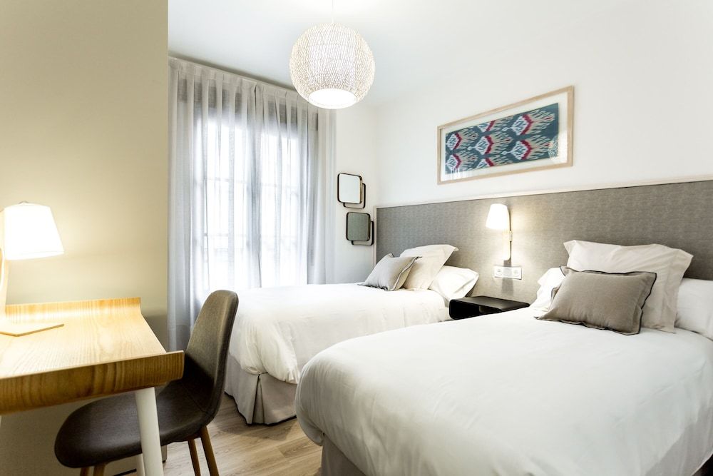 Family Apartment, 2 Bedrooms (Real de la Carretería 1.2)