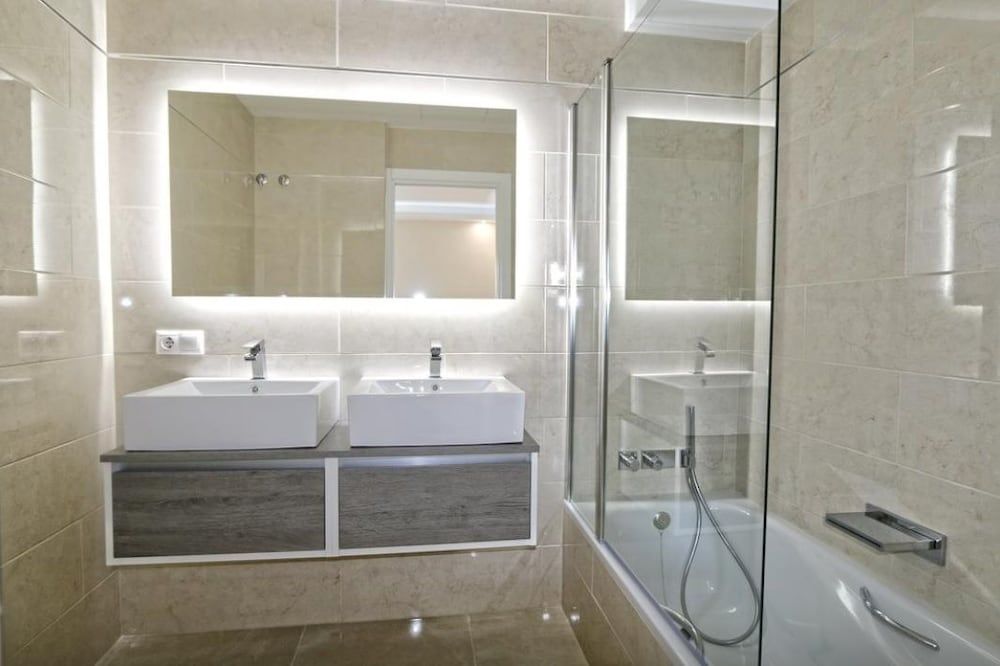 Beachfront Urb. Luxury Apartment 1 Deluxe Apartment, 3 Bedrooms 5