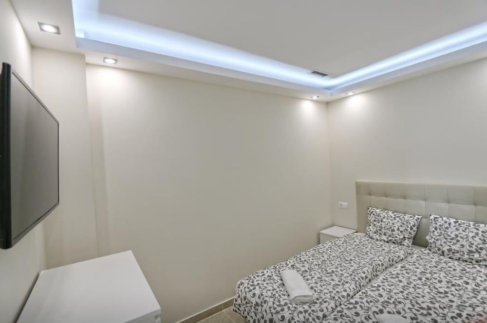 Beachfront Urb. Luxury Apartment 1