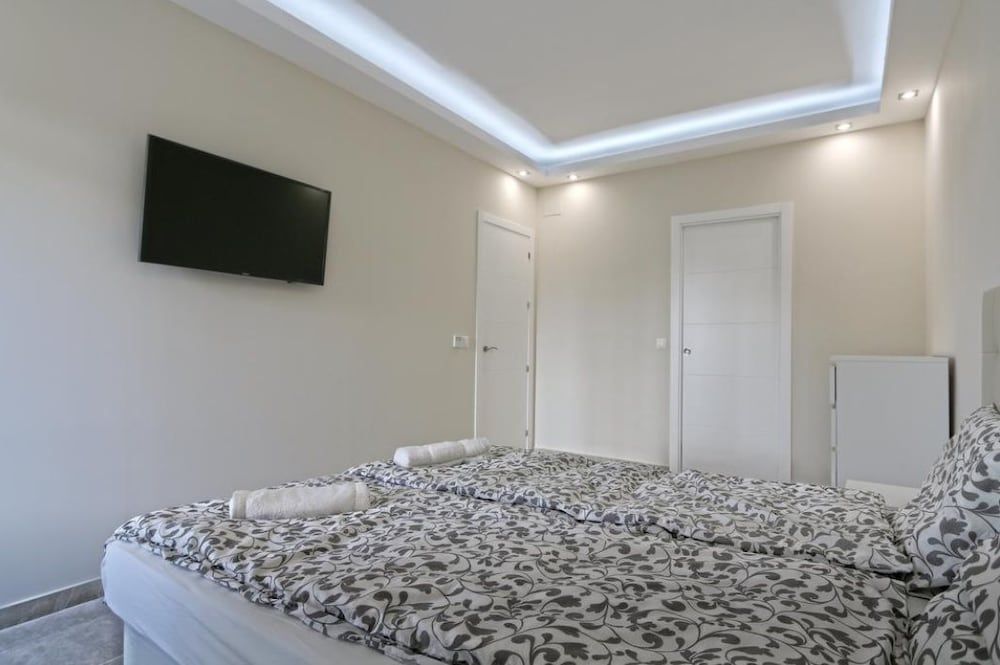 Beachfront Urb. Luxury Apartment 1 Deluxe Apartment, 3 Bedrooms 4