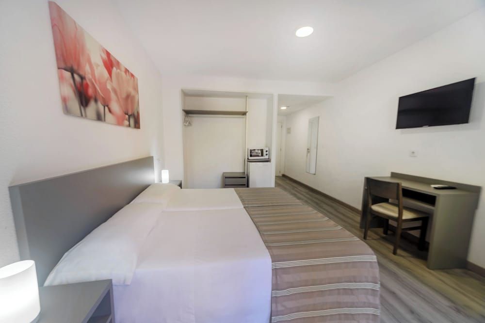 Hostal Anna Benidorm Double or Twin Room 7
