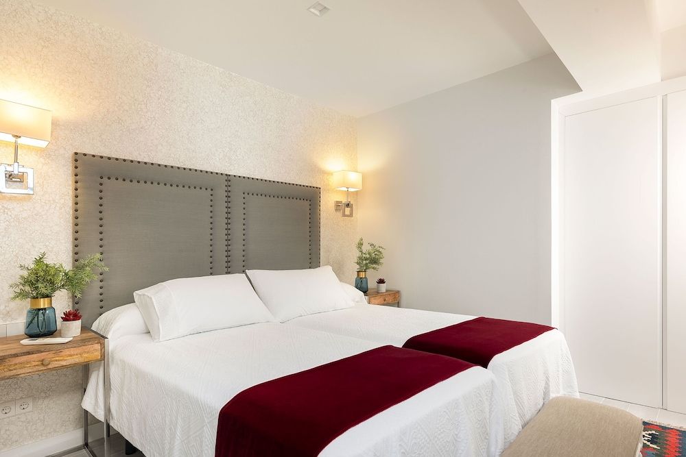 Genteel Home Velarde II Apartment (2 Bedrooms) 2