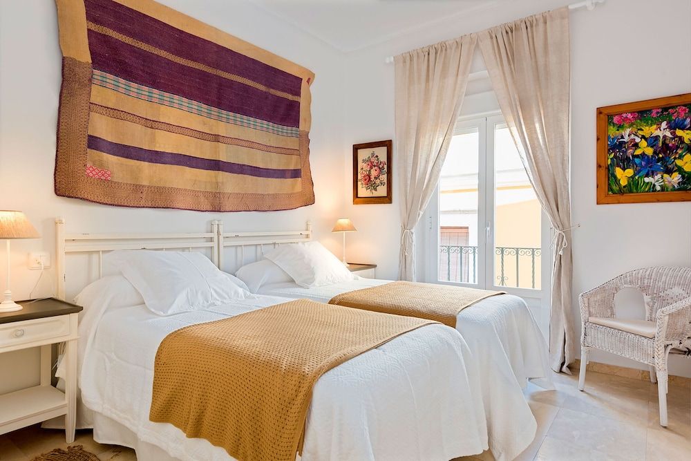 Apartment (3 Bedrooms)