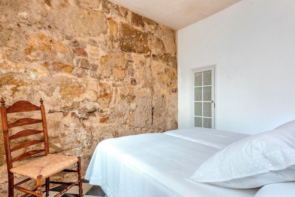 Apartment (4 Bedrooms)